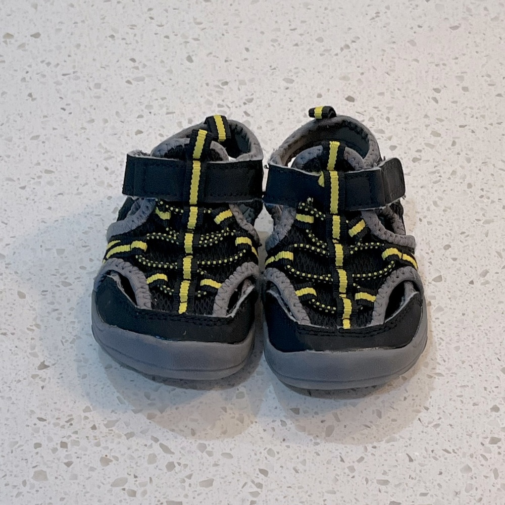 Black & Yellow Baby Sandals - Size 4